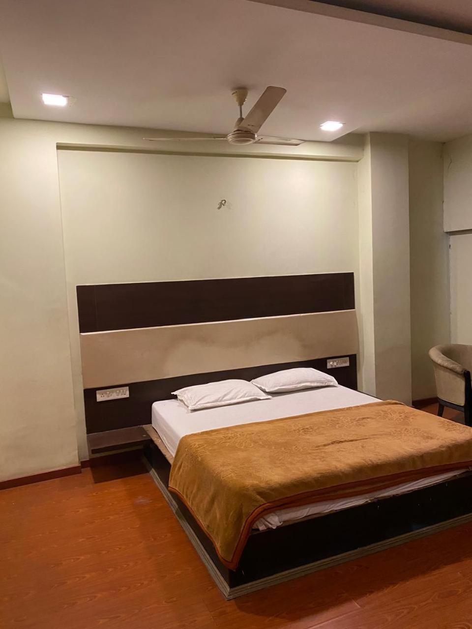 Hotel Skylark Nagpur Exterior photo